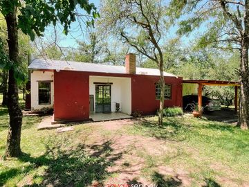 Corral de Barrancas - Casa en VENTA -  1 HECTAREA PARQUIZADA con Pileta