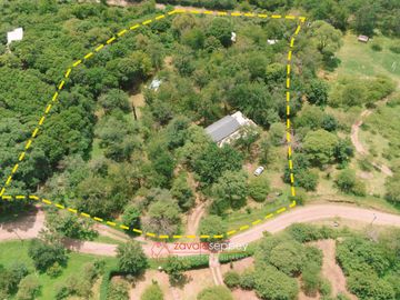 Corral de Barrancas - Casa en VENTA -  1 HECTAREA PARQUIZADA con Pileta