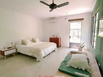 Corral de Barrancas - Casa en VENTA -  1 HECTAREA PARQUIZADA con Pileta