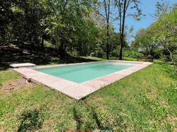 Corral de Barrancas - Casa en VENTA -  1 HECTAREA PARQUIZADA con Pileta