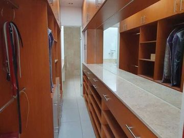 Casa en Venta en Paseos del Bosque, 3 Recámaras, 2.5 Baños, Gran Ubicación !!