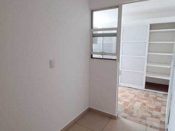 Casa en Venta en Paseos del Bosque, 3 Recámaras, 2.5 Baños, Gran Ubicación !!