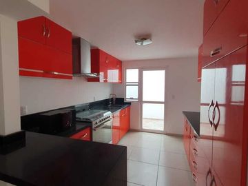 Casa en Venta en Paseos del Bosque, 3 Recámaras, 2.5 Baños, Gran Ubicación !!
