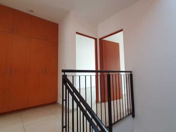 Casa en Venta en Paseos del Bosque, 3 Recámaras, 2.5 Baños, Gran Ubicación !!