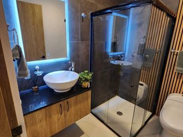 Venta de Hermosa Casa en Cañadas del Arroyo! 3 Recámaras, 2 en PB, 3.5 Baños
