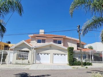 Casa en venta en Lomas del Sahuatoba