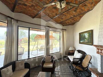 CASA DE CAMPO EN VENTA EN VILLA CORONA-LAGUNA DE ATOTONILCO