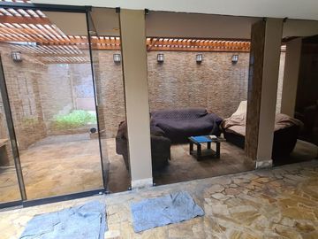 Casa en venta de 28 dormitorios c/ cochera en San Miguel, Lima, Perú