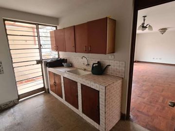 Casa en venta en Lima de 4 dormitorios c/ cochera en Santiago de Surco