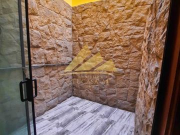 Casa en venta de 5 dormitorios c/ cochera en Comas, Lima, Perú