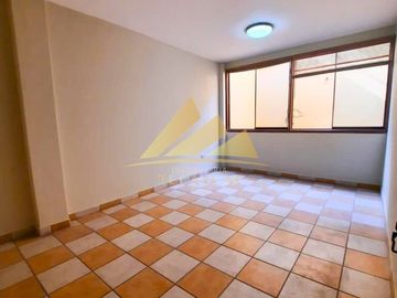 Casa en venta de 5 dormitorios c/ cochera en Comas, Lima, Perú