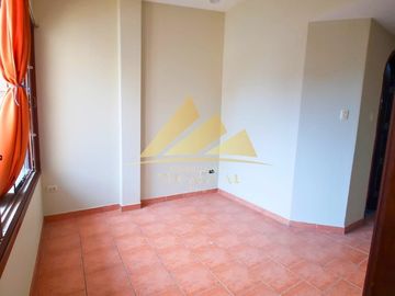 Casa en venta de 5 dormitorios c/ cochera en Comas, Lima, Perú