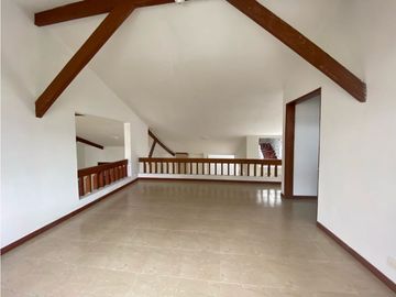 Alquiler de Casa Comercial Sector Pinares Pereira