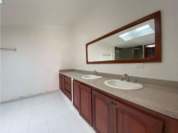 Alquiler de Casa Comercial Sector Pinares Pereira