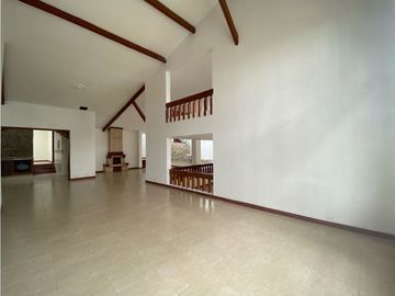 Alquiler de Casa Comercial Sector Pinares Pereira