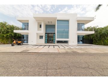 VENTA/PERMUTA LINDA CASA EN EL PEÑON GIRARDOT JA