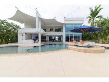 VENTA/PERMUTA LINDA CASA EN EL PEÑON GIRARDOT JA