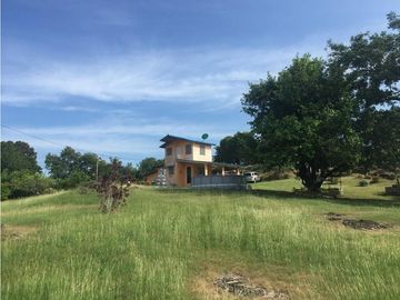 Venta: Terreno con casa en Las Lajas (Cabuya)