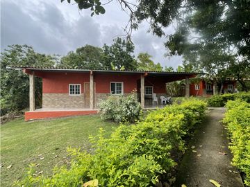 Venta: Lote de 4hcts en La Ermita de san Carlos con Casa y Cabañas