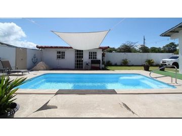 VENTA DE CASA  DE PLAYA EN COSTA ESMERALDA