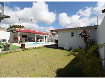 VENTA DE CASA  DE PLAYA EN COSTA ESMERALDA