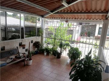 Vendo casa en Villa Lucre