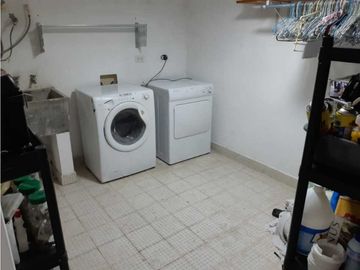 VENDO  CASA DE 4 NIVELES EN TUMBA MUERTO LIMAJO