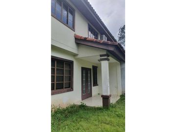 Venta de  casa en Mirador del Lago Las Cumbres
