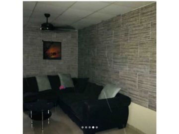 SE VENDE HERMOSA CASA AMPLIA CON GARAGE TECHADO