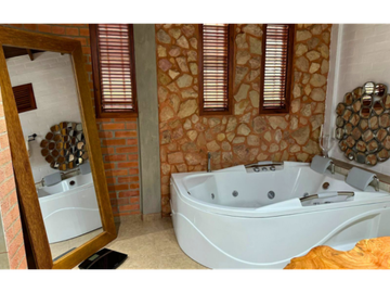 Casa campestre en venta vía La Palmera, Tulúa, Valle del Cauca