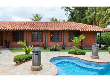 Casa campestre en venta vía La Palmera, Tulúa, Valle del Cauca