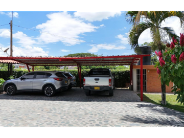 Casa campestre en venta vía La Palmera, Tulúa, Valle del Cauca