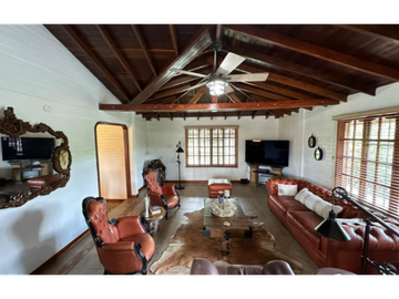 Casa campestre en venta vía La Palmera, Tulúa, Valle del Cauca