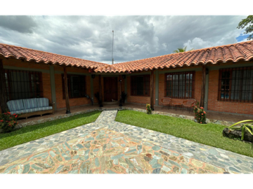 Casa campestre en venta vía La Palmera, Tulúa, Valle del Cauca