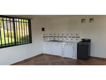 DISFRUTA DE LA NATURALEZA Y SU EXPLENDOR EN EL PEÑOL, CASA CAMPESTRE