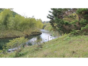 DISFRUTA DE LA NATURALEZA Y SU EXPLENDOR EN EL PEÑOL, CASA CAMPESTRE