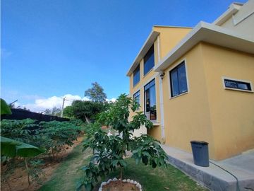 EN VENTA CASA CAMPESTRE ACAPULCO RUITOQUE BAJO