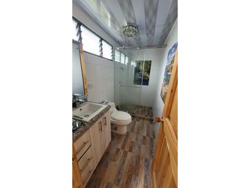 VENTA DE ESPECTACULAR CASA EN MIRAFLORES CUBA CON 4 APTOS