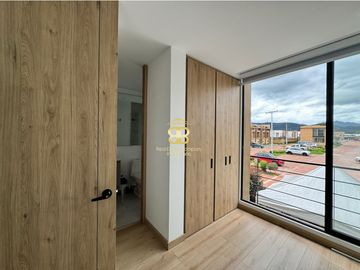 SE VENDE MAGNFICA CASA EN CHA