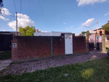Casa en venta en Castelar Sur