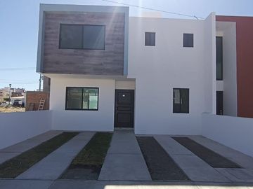 HERMOSA CASA DISPONIBLE EN LA COLONIA DE PRESIDENTES VEN Y CONOCELA