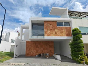 Casa en Venta en Lomas de Angelópolis
