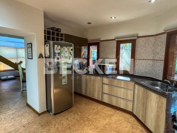 Casa en venta Lomas de la Carolina dormitorios en planta baja