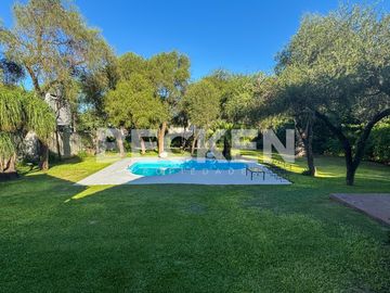 Casa en venta Lomas de la Carolina dormitorios en planta baja