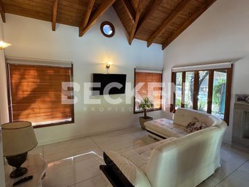 Casa en venta Lomas de la Carolina dormitorios en planta baja