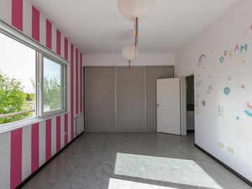 Venta Casa de 4 ambientes Ubicada en Country Terravista, Zona Oeste.