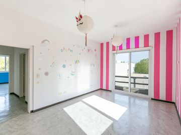 Venta Casa de 4 ambientes Ubicada en Country Terravista, Zona Oeste.
