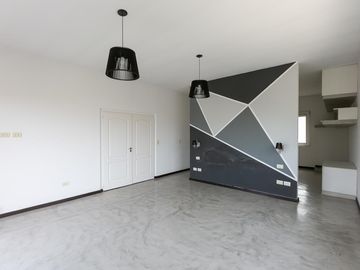 Venta Casa de 4 ambientes Ubicada en Country Terravista, Zona Oeste.