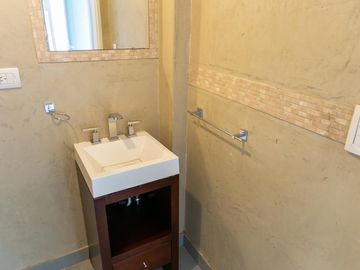 Venta Casa de 4 ambientes Ubicada en Country Terravista, Zona Oeste.