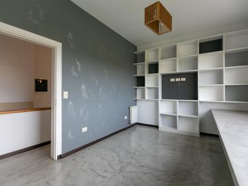 Venta Casa de 4 ambientes Ubicada en Country Terravista, Zona Oeste.
